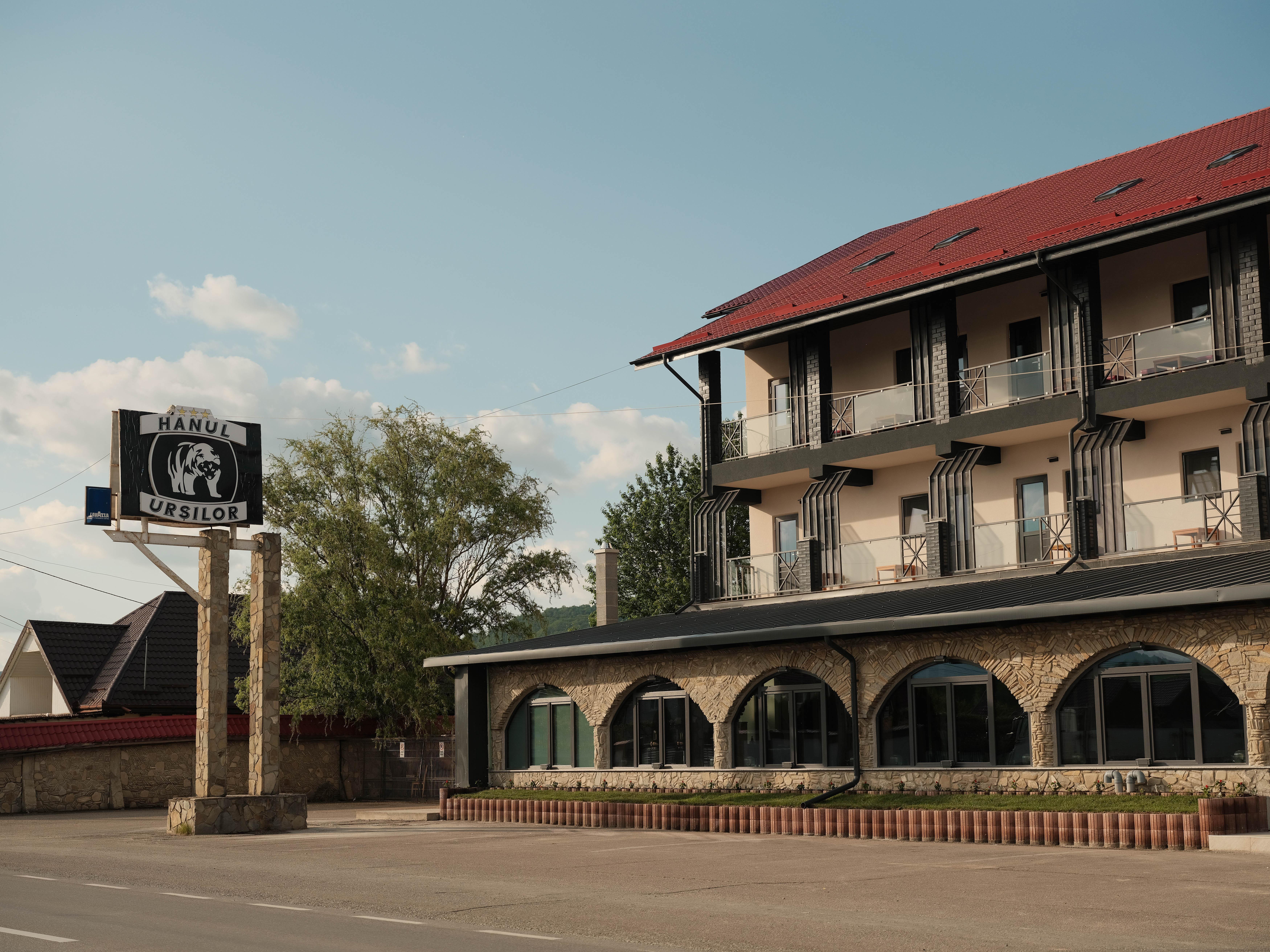 Hanul Ursilor Târgu Neamţ Exterior foto