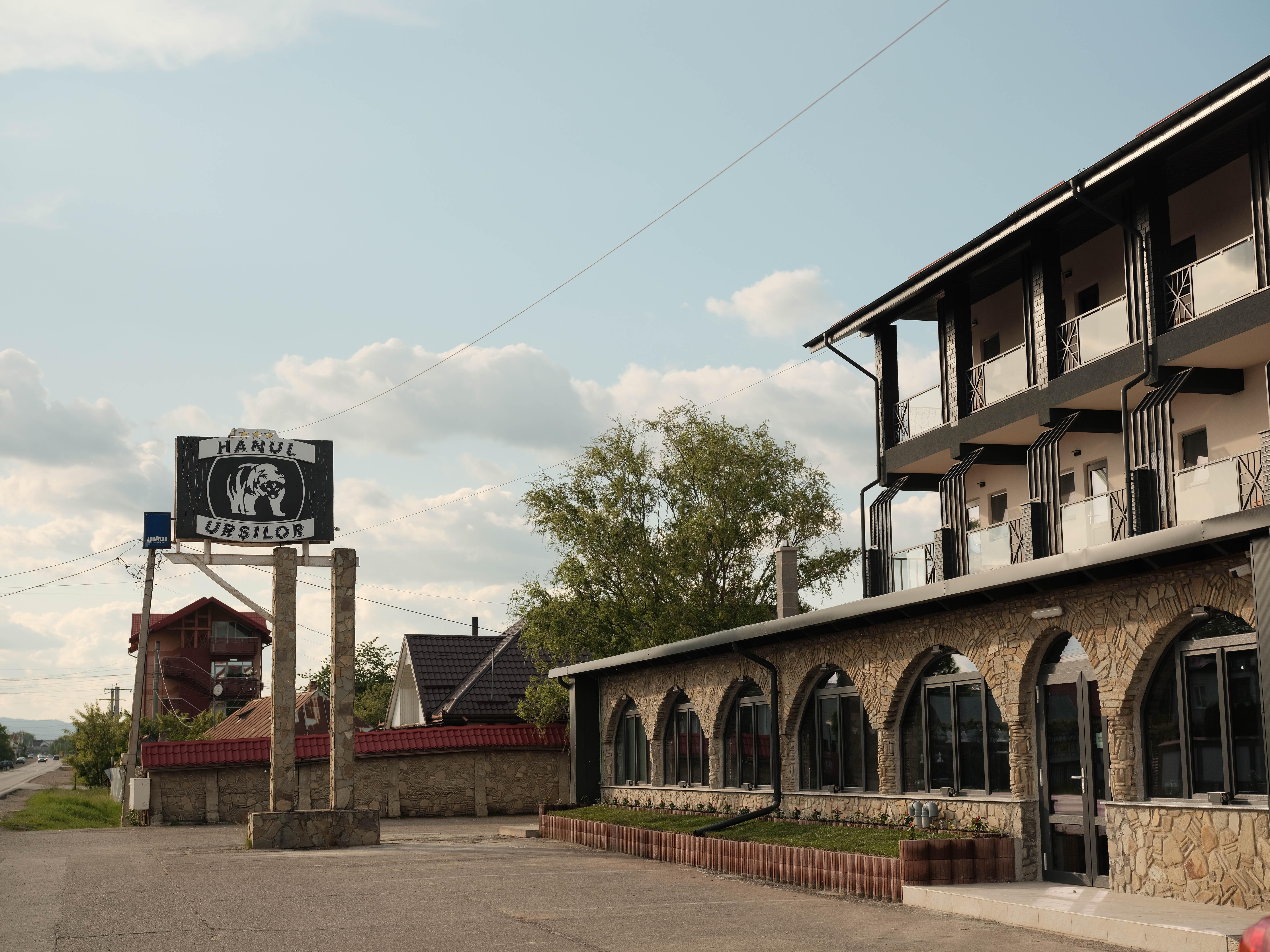 Hanul Ursilor Târgu Neamţ Exterior foto